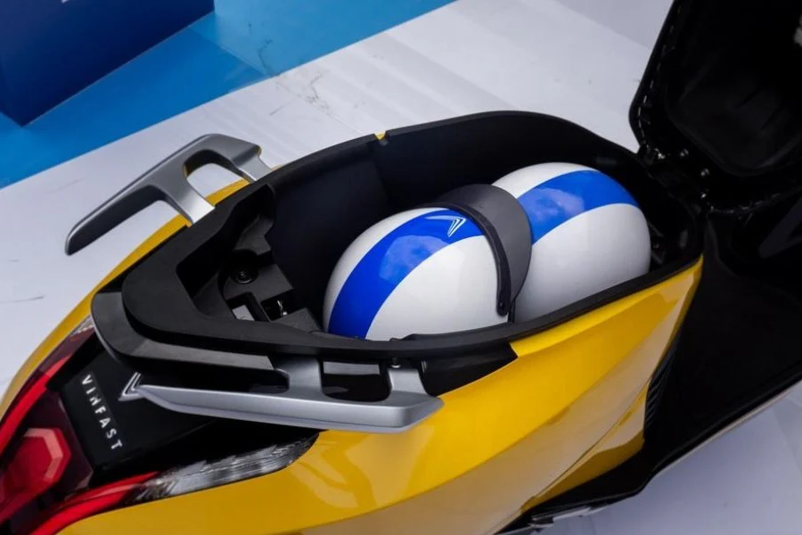 Cốp xe VinFast Vento S rộng 25 lít