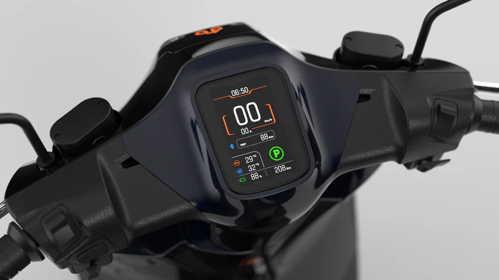 Thông số quãng đường còn đi được hiển thị ở góc dưới bên phải màn hình