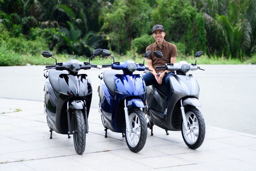 Đi xe máy điện Dat Bike có cần bằng lái A1