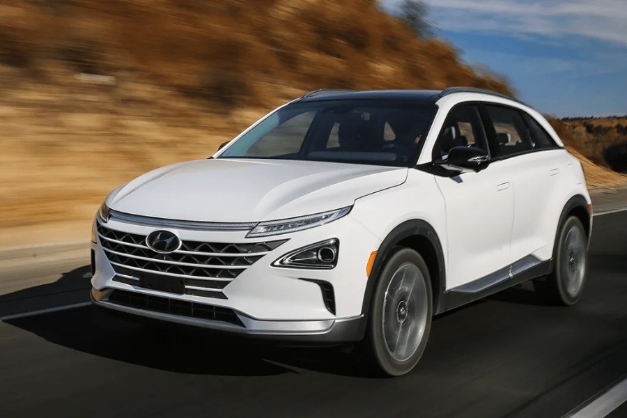 FCEV chi phí cao, hạ tầng trạm nạp hydro hạn chế và công nghệ còn đang phát triển