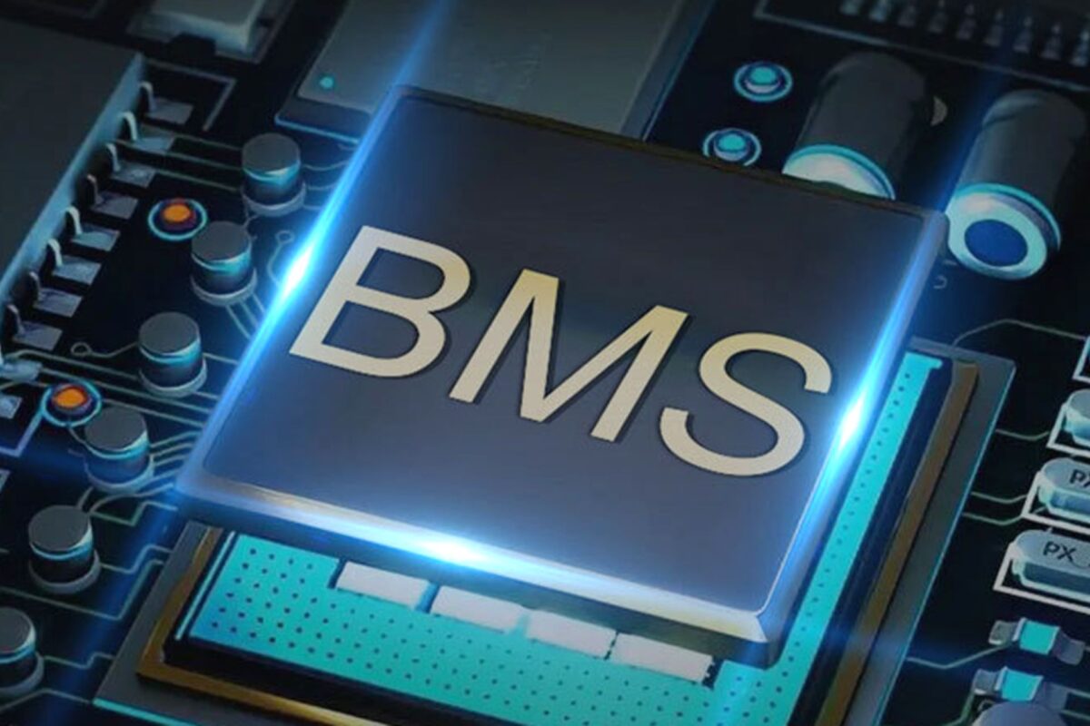 BMS là gì? Tại sao hệ thống quản lý pin BMS quan trọng với xe máy điện