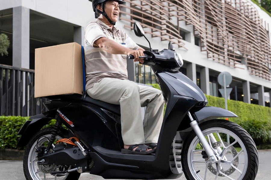 Tính năng Hill Assistant khởi hành dốc, ABS và CBS tập trung vào an toàn khi phanh