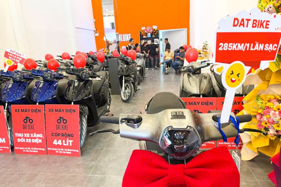 Xe máy điện Dat Bike có tốc độ đến 100km/h Xe máy điện Dat Bike có tốc độ đến 100km/h