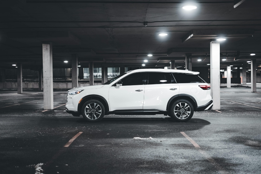 Chi phí đầu tư cao hơn xe xăng, hệ thống phức tạp và cần bảo dưỡng pin định kỳ