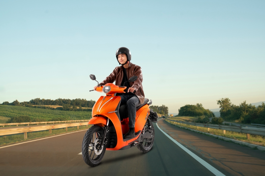 Giá pin của xe máy điện Dat Bike không đắt