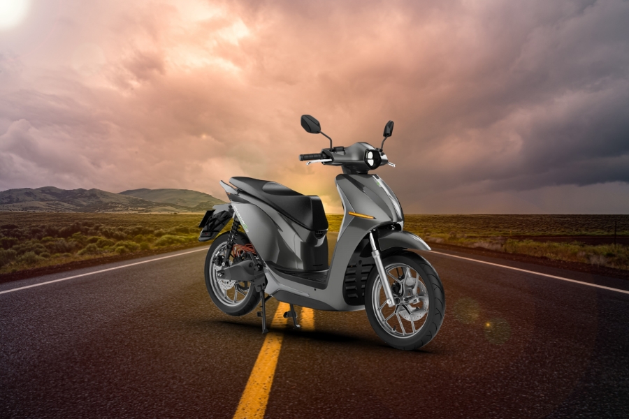 So với xe xăng, giá pin của xe máy điện Dat Bike không đắt